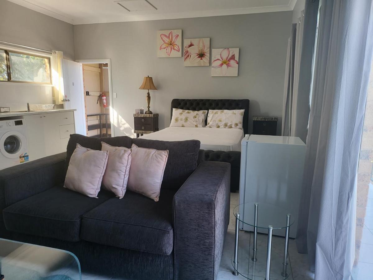 T&V Suites Windsor Eksteriør bilde